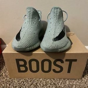 Yeezy 350 v2 salt size 8